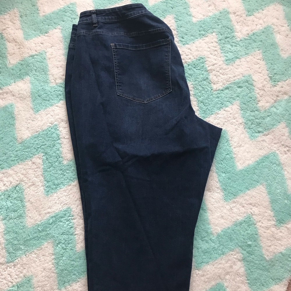 Plus size girlfriend crops - Picture 3 of 4